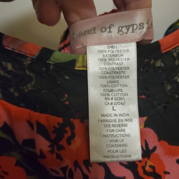 Band of Gypsies floral and lace crop top-like new - Picture 3 of 5